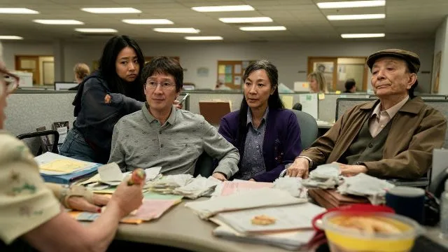 Everything Everywhere All at Once (2022) – Recenzija