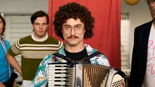 Weird: The Al Yankovic Story (2022) – Recenzija